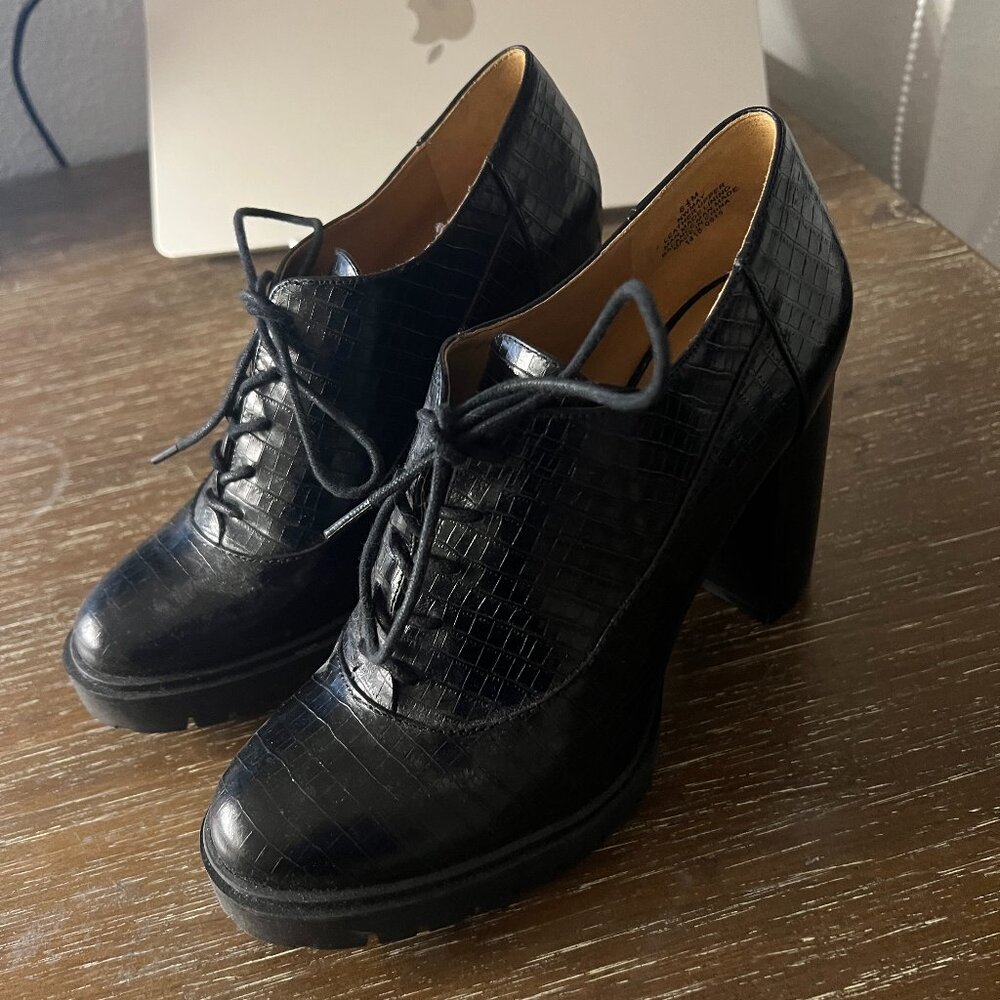 Nine West Black Croc-Embossed Platform Oxford Heels – Size 7.5 – LIKE NEW
